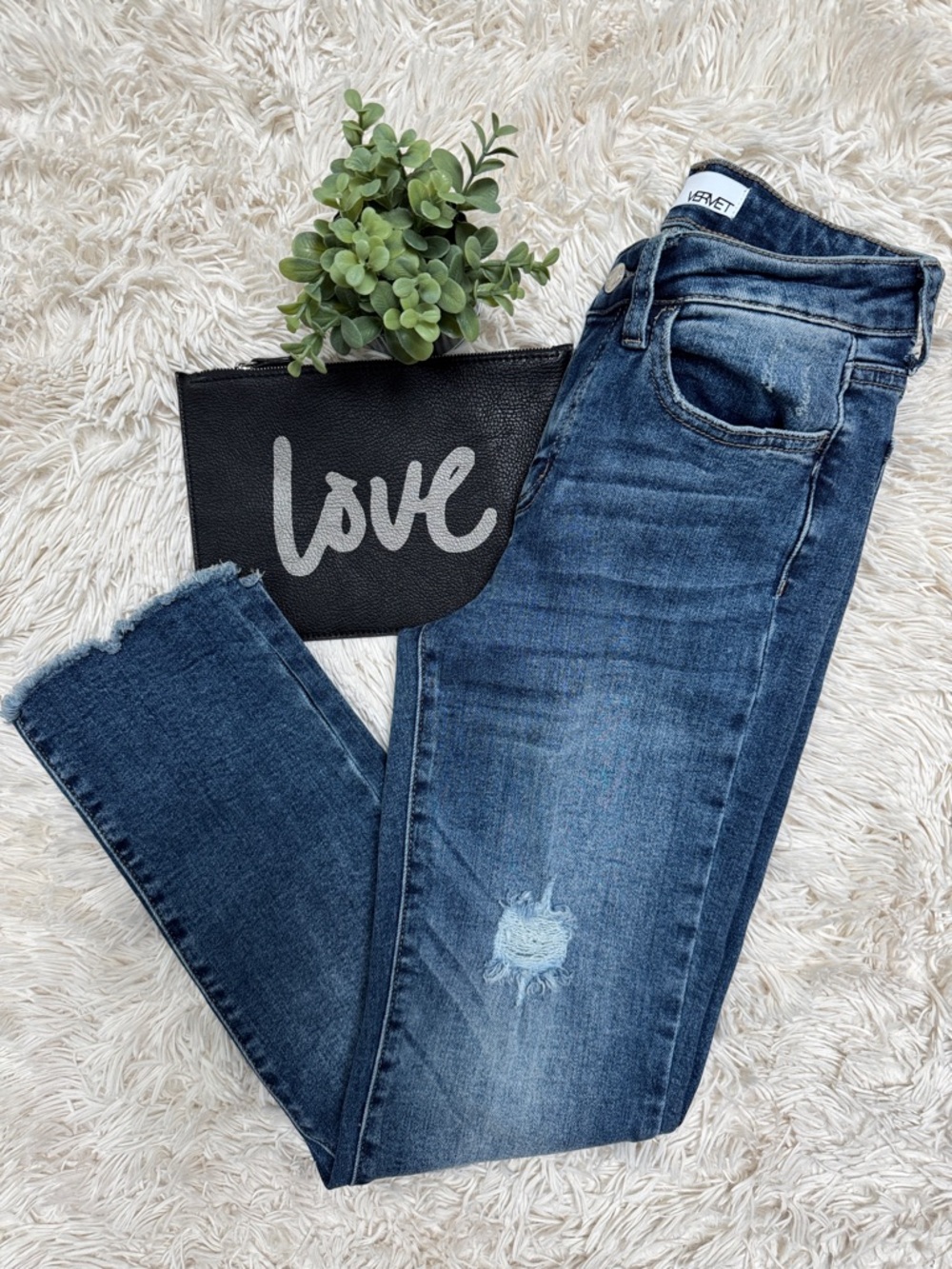 Vervet Distressed Straight Leg Jeans 💗 Dark Blue